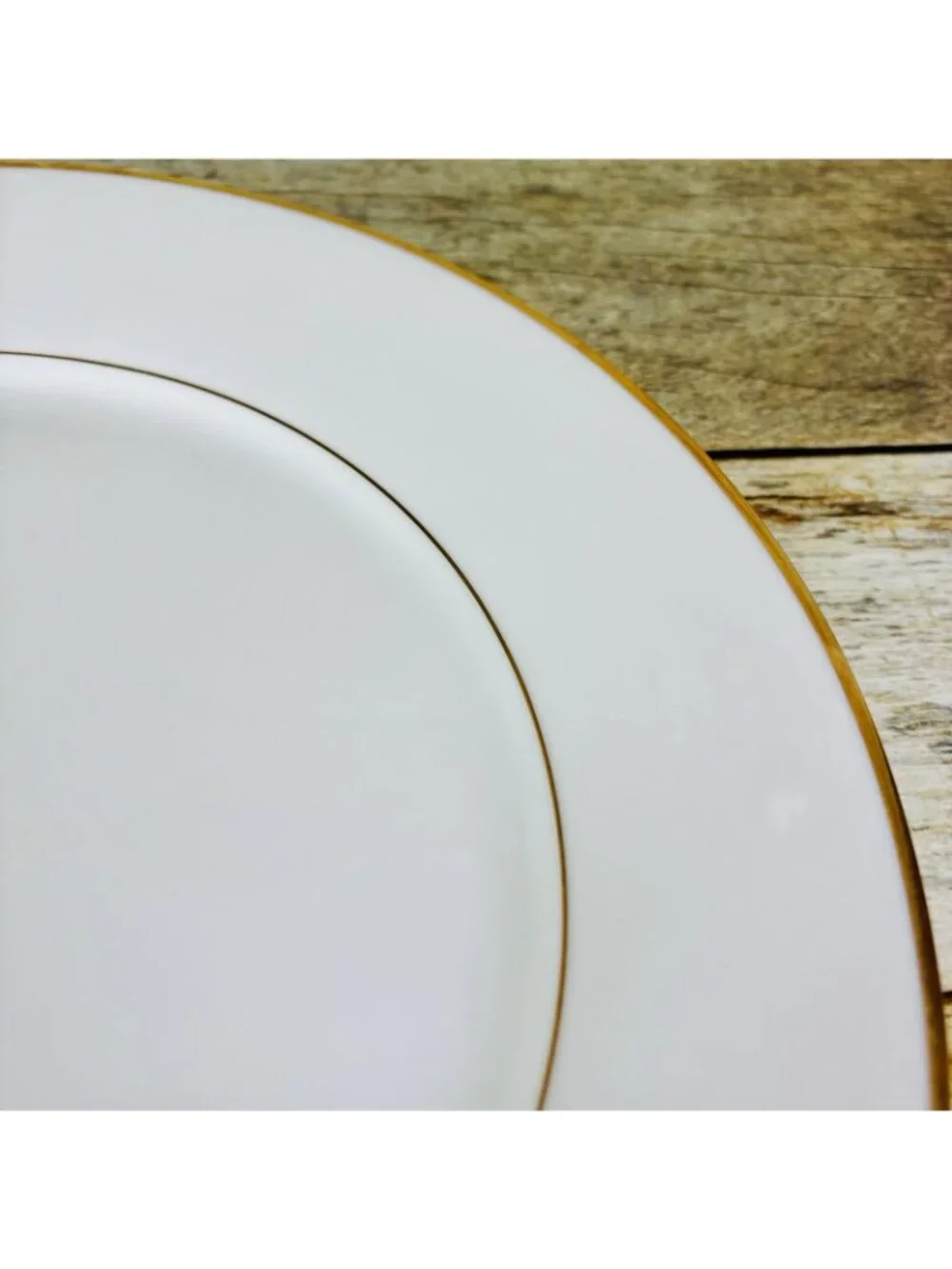 Noritake HERITAGE Contemporary Gold Verge White Porcelain Dinner Plates Set 2